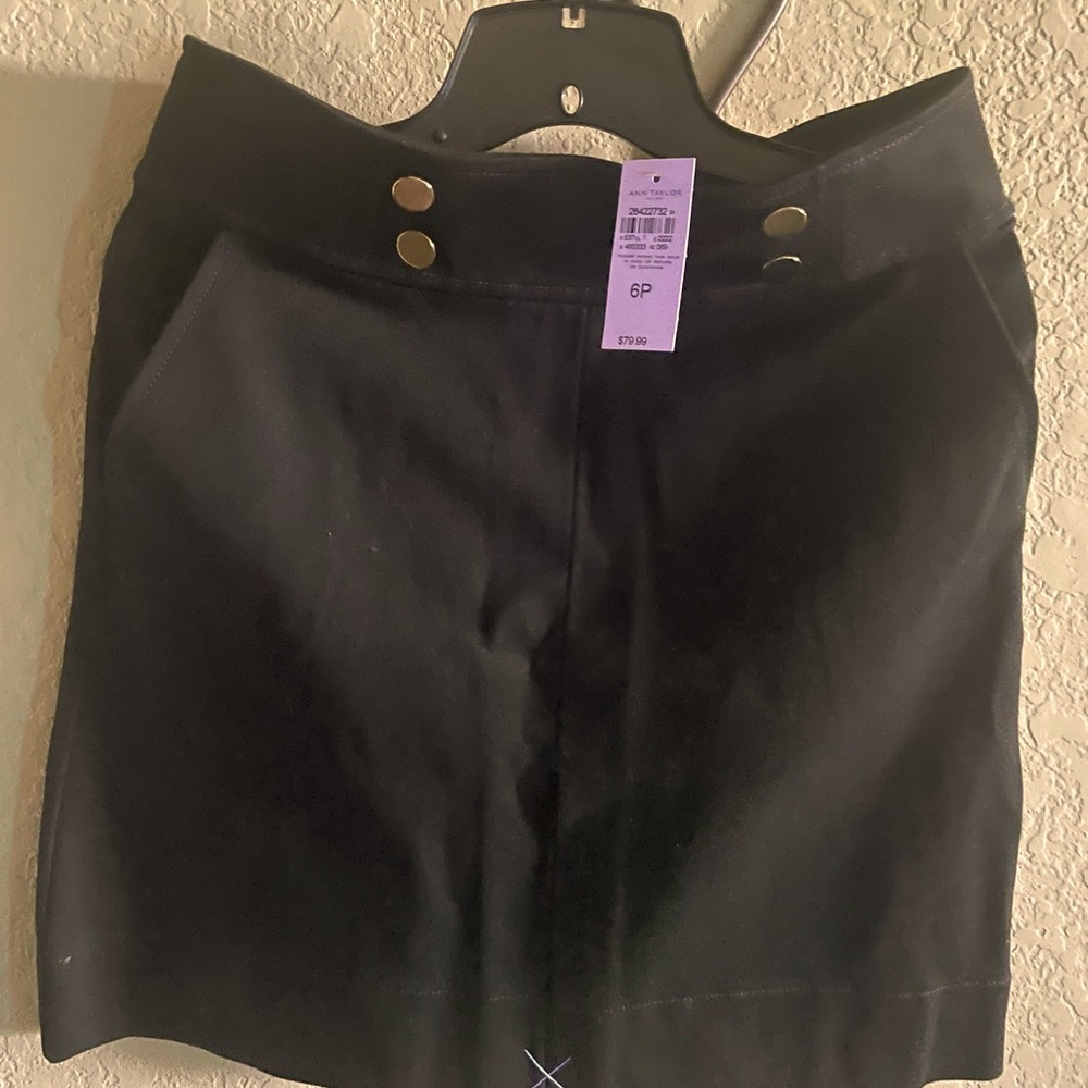 Ann Taylor NWT’s A-Line Black skirt size 6p